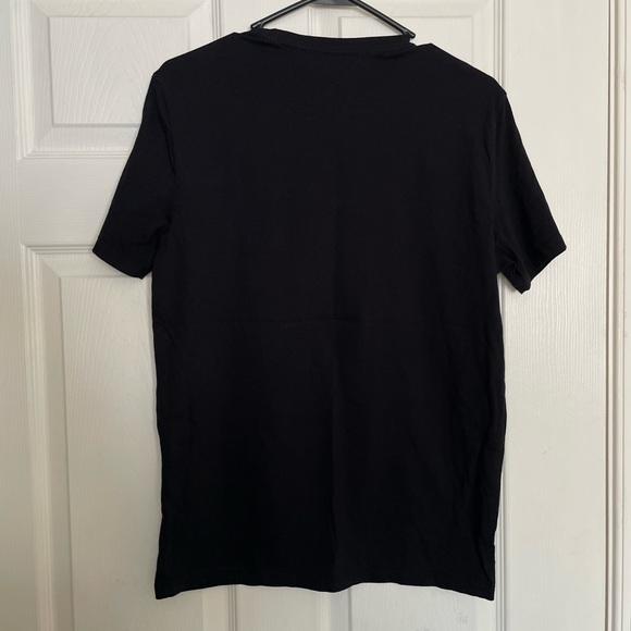 GUESS Black T-Shirt with Gold Triangle Design Size Medium Great Condition - Picture 4 of 4